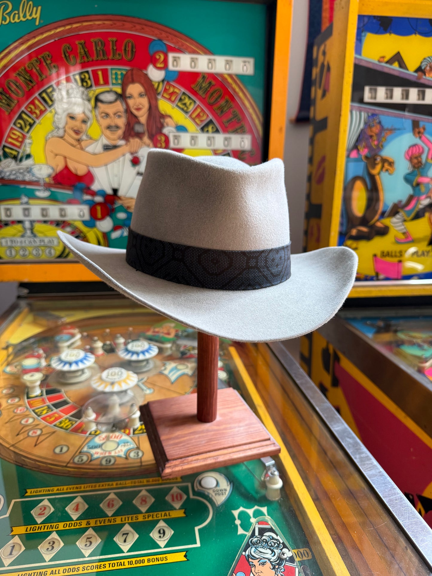 "Electric Hat Boogaloo" - 7 1/8